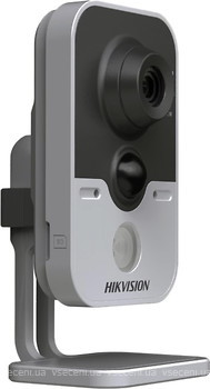 Фото Hikvision DS-2CD2432F-IW