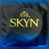 Фото Skyn Extra Lube презервативы безлатексные 12 шт