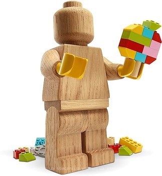 Фото LEGO Originals Деревянная минифигурка (853967)