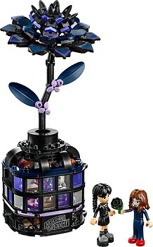 Фото LEGO Wednesday Цветок черной георгины (76784)