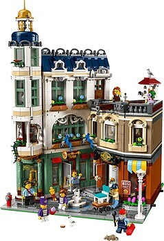 Фото LEGO Icons Торговая улица (11371)